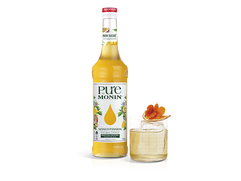 Monin Passionfruit- Detailansicht mit Glas